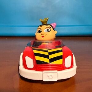 Disney Doorables Series 2 Let's Go Vehicle and figure ALICE QUEEN OF HEARTS